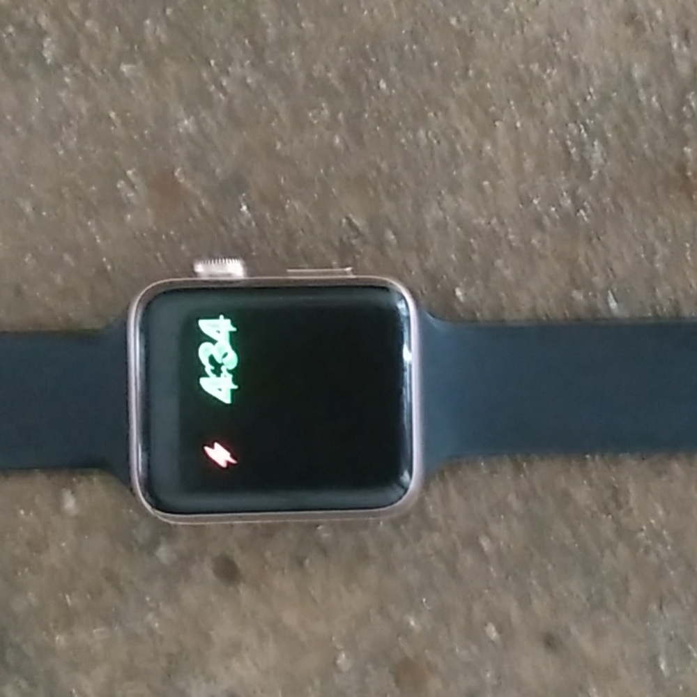 I phone  watch series 3 42 mm aluminum  case